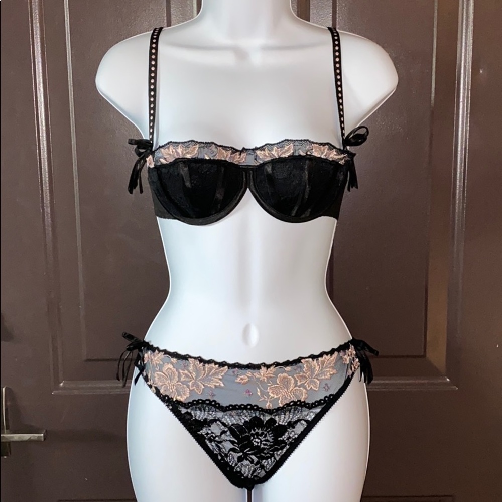 Ravage Lace Bra & Panty Set---SOLD